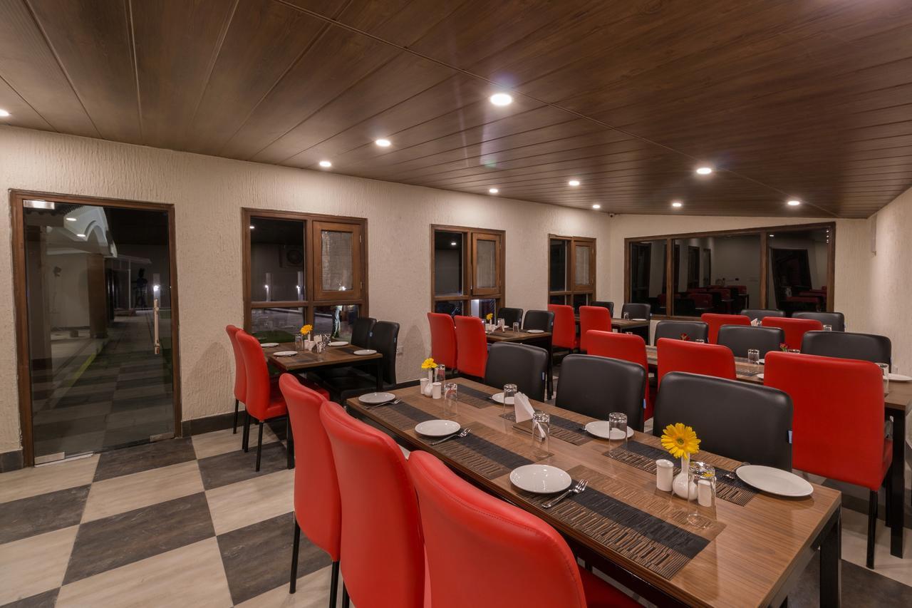Hotel Seven Oaks Dehradun Exterior photo