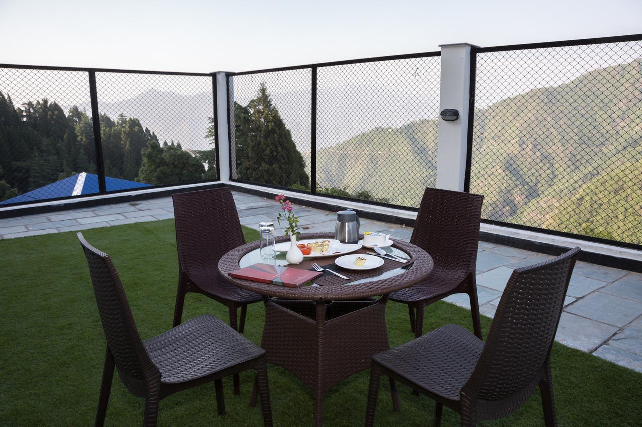 Hotel Seven Oaks Dehradun Exterior photo