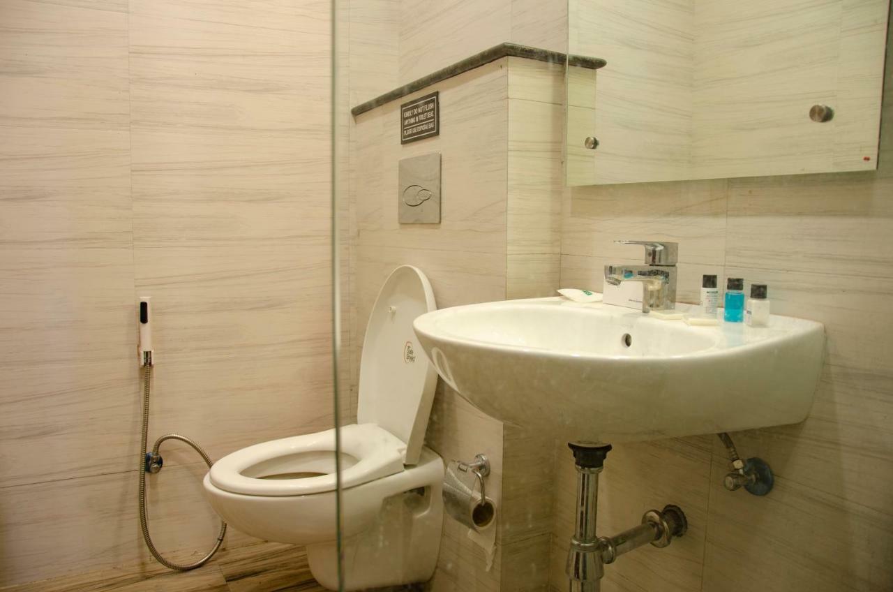 Hotel Seven Oaks Dehradun Exterior photo
